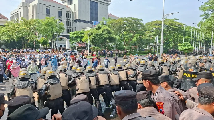 Simulasi Pengamanan Demo di Semarang, Polda Jateng Uji Kesiapsiagaan Personel