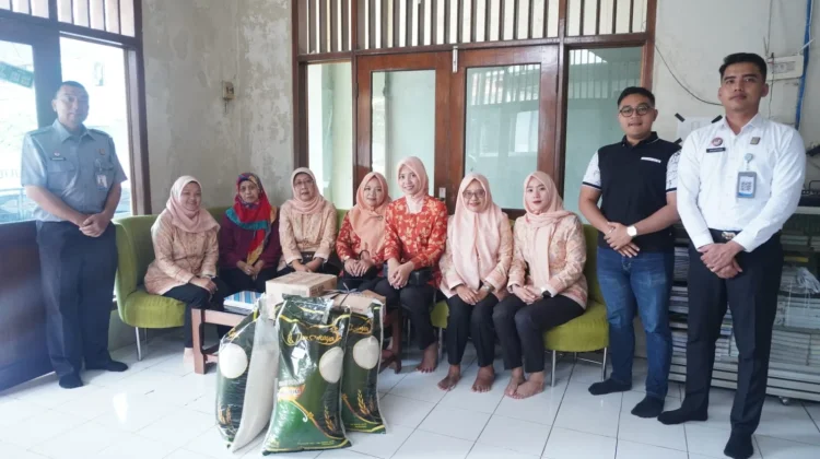 Bakti Sosial Kemenkum Jateng Sentuh Anak Panti Muawanah