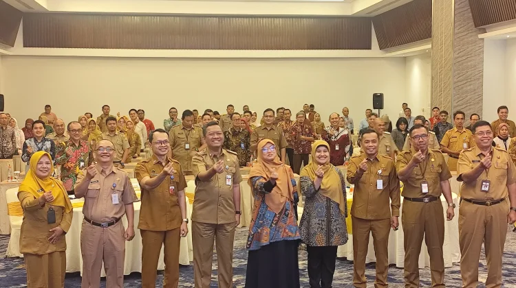 OJK Tegal Genjot Literasi dan Inklusi Keuangan di Pekalongan