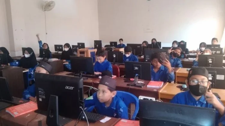 Ujian Nasional Santri Berbasis CAT, antara Kebutuhan dan Tantangan Tradisi