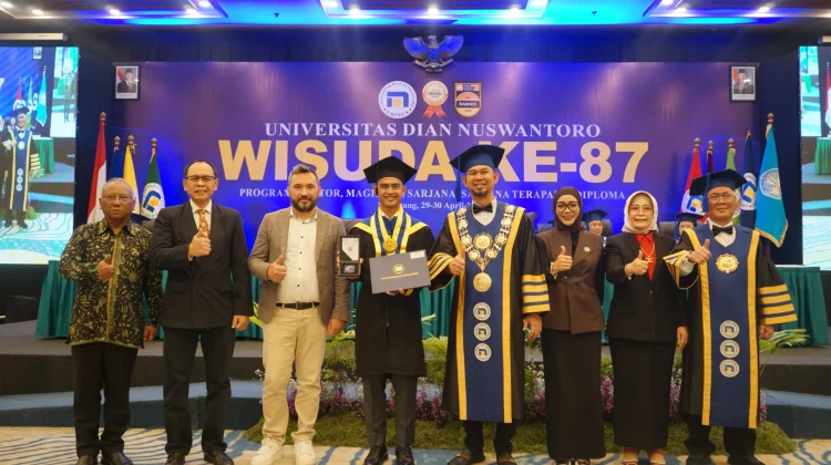 Pratama Arhan Diwisuda Udinus, Kantongi Ijazah Blockchain Pertama di Indonesia