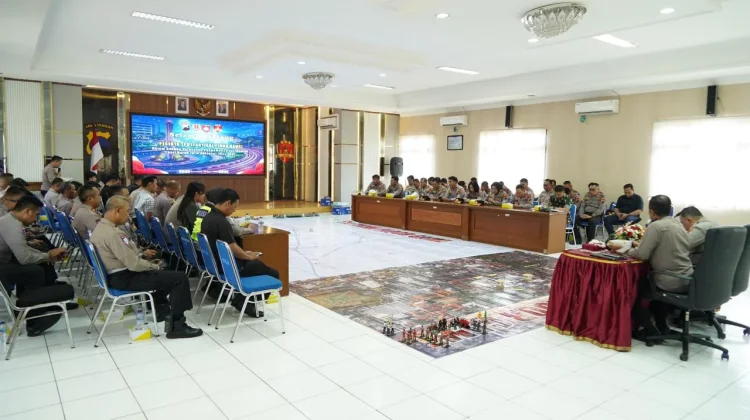 Polrestabes Semarang Matangkan Pengamanan May Day lewat Tactical Floor Game