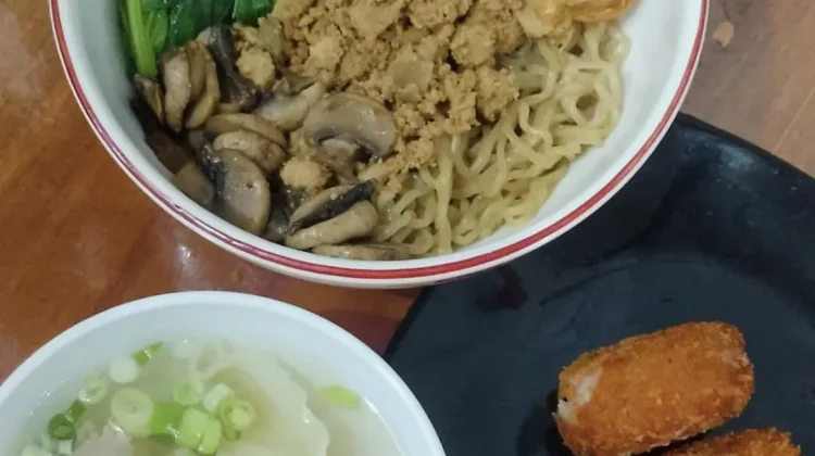 YUMMIE-QU, dari Dapur Rumahan hingga Kedai Mie Ayam di Ungaran