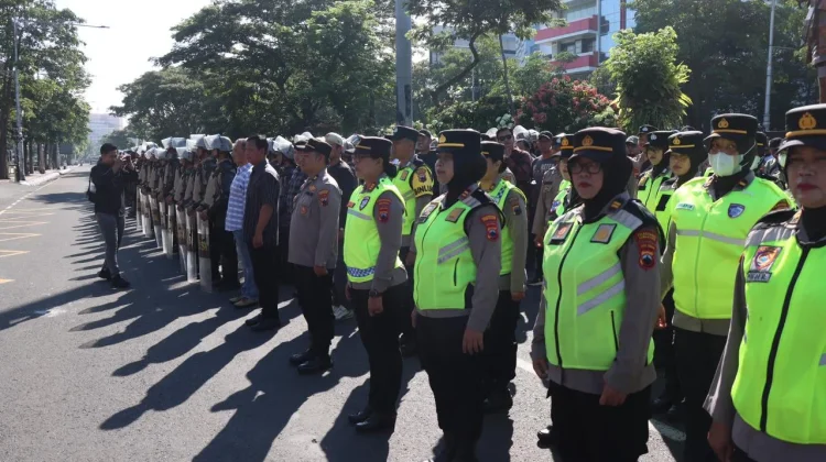 Kapolrestabes Semarang Pimpin Pengamanan Aksi May Day di Jalan Pahlawan