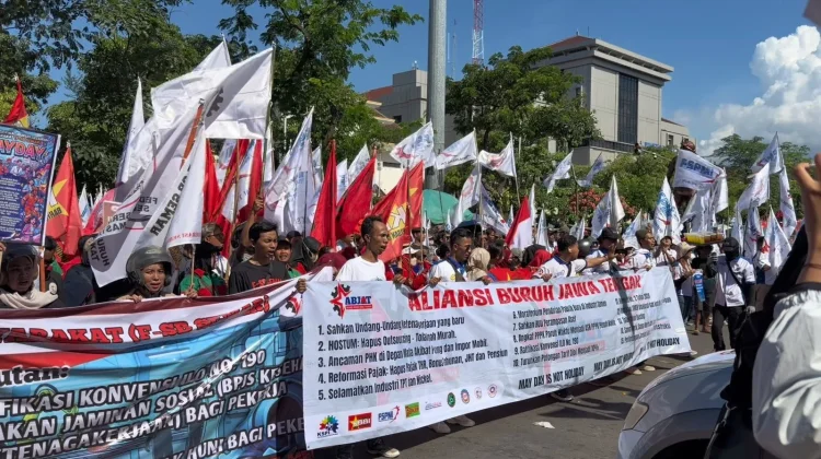 Nuansa Nasionalisme Warnai Aksi May Day di Semarang