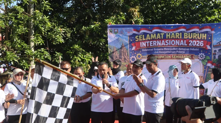 Peringati Mayday, Gubernur Jateng Lepas Peserta Jalan Sehat di Ungaran