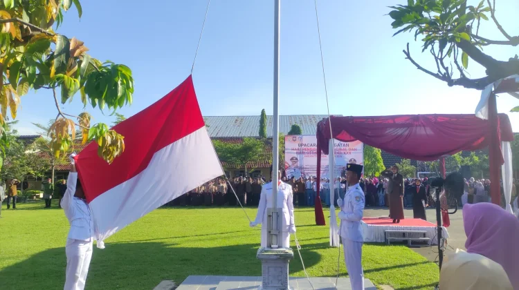 Pemkab Kendal Terus Berupaya Tingkatkan Kesejahteraan Guru