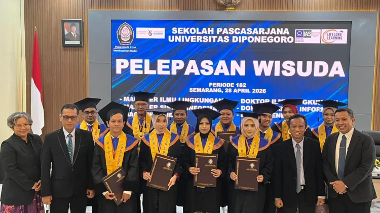 32 Wisudawan Sekolah Pascasarjana Undip Ikuti Pelepasan