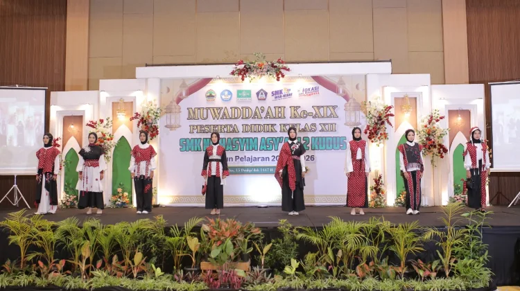 Fashion Show Warnai Muwadaah XIX SMK NU Hasyim Asy’ari 2 Kudus.