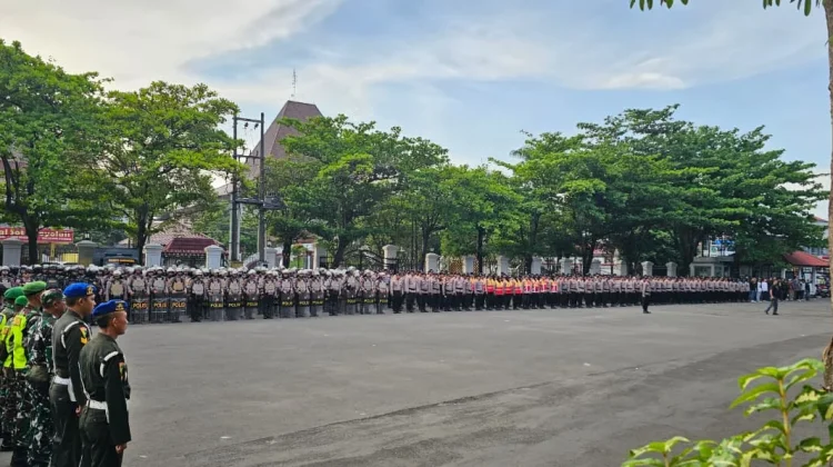 Ribuan Personel Diterjunkan, Polresta Pati Kawal Aksi Nelayan dengan Humanis