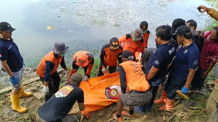 Warga Pati Geger, Mayat Pria Tanpa Identitas Ditemukan Mengapung di Embung Terpus