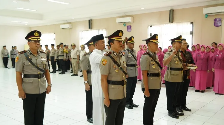 Kapolrestabes Semarang Rotasi Kapolsek Semarang Barat dan Pedurungan