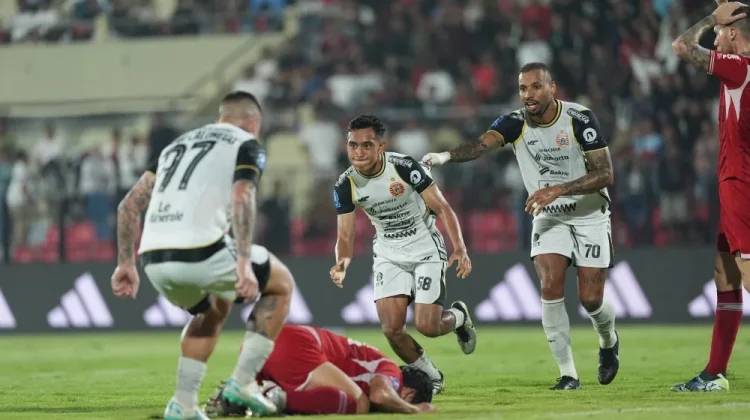 Main di Kandang Lawan, Persija Amankan Tiga Poin dari Persijap