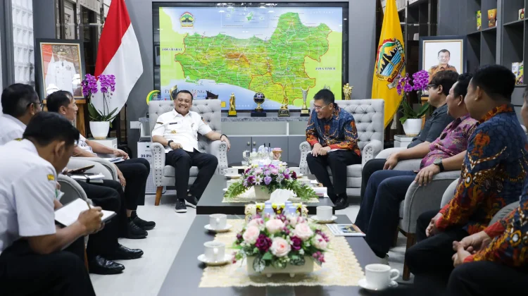 Peringati Waisak, 50 Biksu Berbagai Negara Jalan Kaki Menuju Borobudur