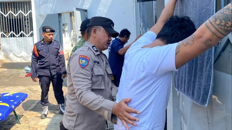 Cegah Halinar, Lapas Semarang Gandeng TNI-Polri Geledah Kamar Warga Binaan