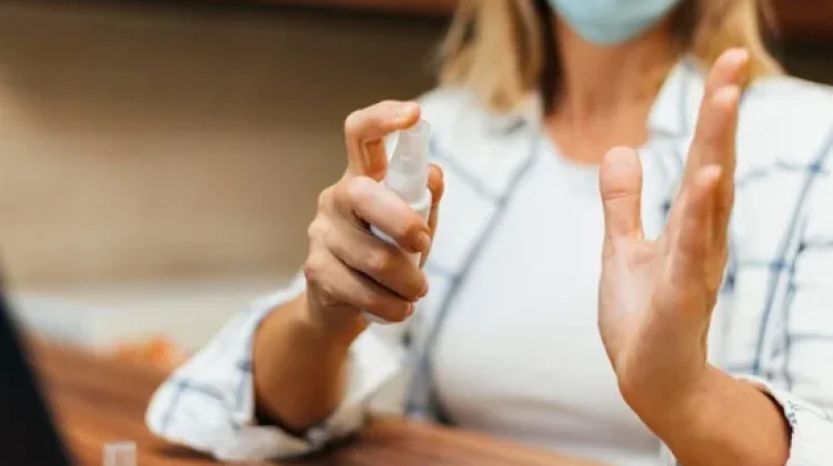 Hand Sanitizer, Pentingnya Kebersihan di Momen Tak Terduga
