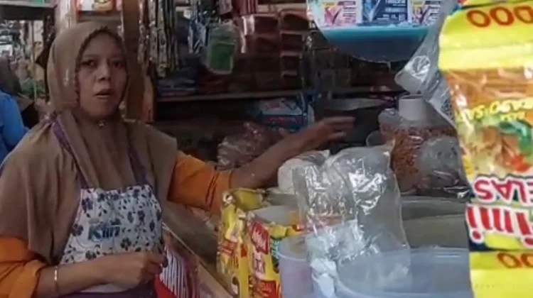 Minyakita Langka, Harga Minyak Goreng Curah di Pekalongan Tembus Rp21.500/liter