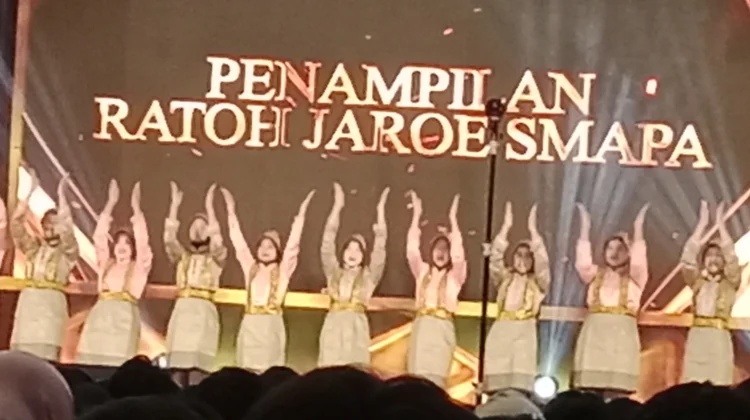Ratoh Jaroe SMAN 4 Semarang Juara Festival Internasional