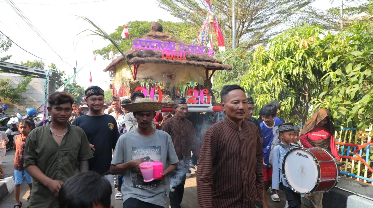 Hadiri Sedekah Laut Tambak Lorok, Agustina: Laut dan Manusia Harus Saling Menjaga
