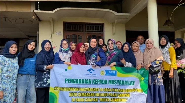 Pilah Sampah, Universitas Semarang Berdayakan Warga Gunungpati