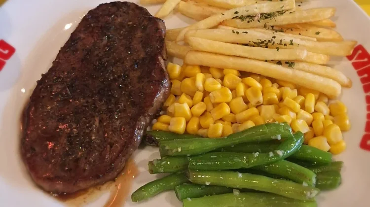Kenali Tingkat Kematangan Steak sebelum Memesan
