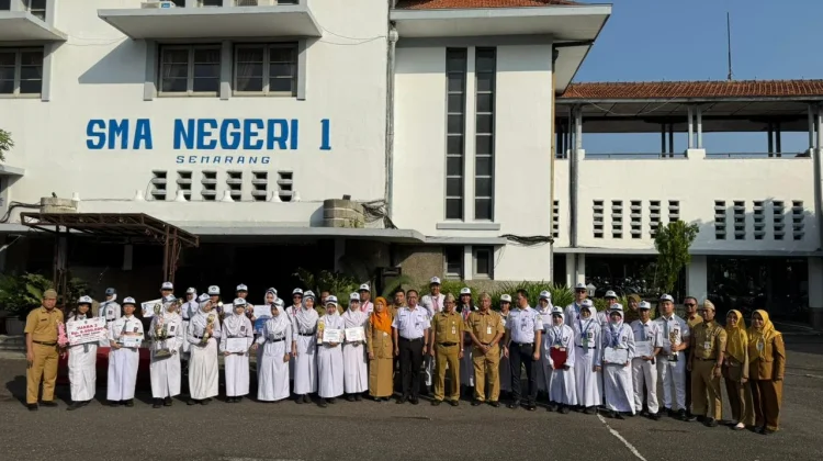 Belajar di Luar Kelas, KAI Wisata Kenalkan Wisata Heritage di SMAN 1 Semarang