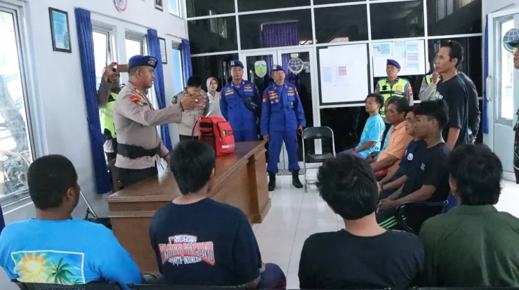 Selamat dari Maut, 11 Nelayan Korban Kapal Tenggelam Dievakuasi Polres Jepara