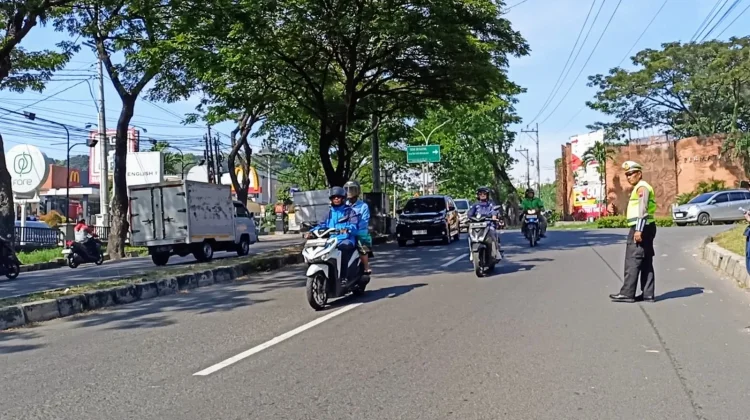 Portal Silayur Efektif Lancarkan Lalin, Warga Minta Drainase dan Jalan Dibenahi