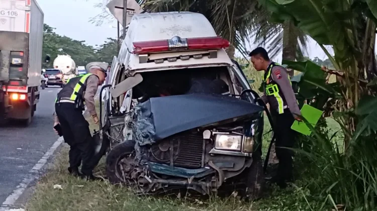 Oleng dan Hantam Truk di Jalan Daendels Purworejo, Sopir Ambulans Tewas Terjepit