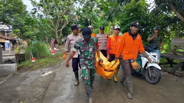 Banjir Semarang Sebabkan Dua Orang Meninggal Dunia
