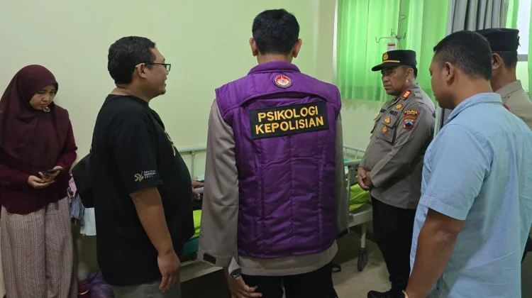 Bantu Pemulihan Pendaki Muria yang Jatuh ke Jurang, Polisi Berikan Trauma Healing