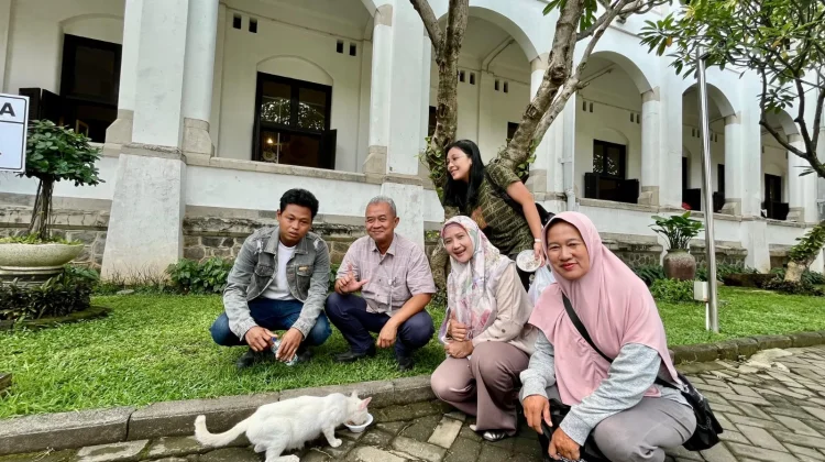 KAI Wisata Gandeng Komunitas Cat Lovers, Kucing Lawang Sewu Dipastikan Terawat