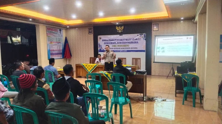 Jaga Desa Penyangga Kondusif, Polsek Bandar Batang Sosialisasikan Bahaya Pekat