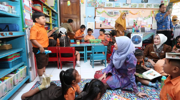 Tangkal Hoaks, Bunda Literasi Jateng Ubah Perpustakaan Jadi Pusat Edukasi Digital