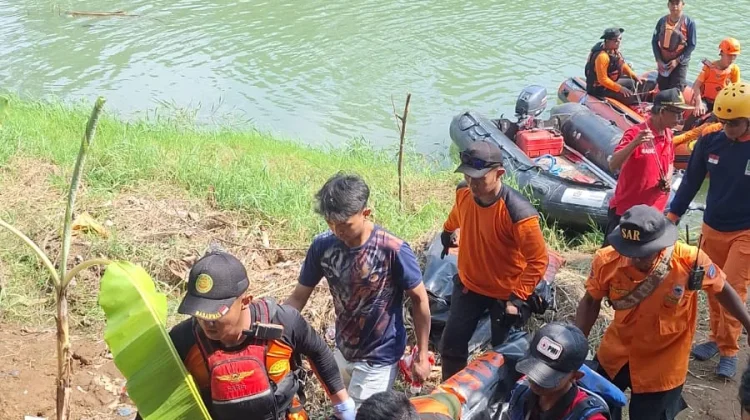 Tim SAR Gabungan Temukan Remaja Hanyut di Sungai Sengkarang Pekalongan