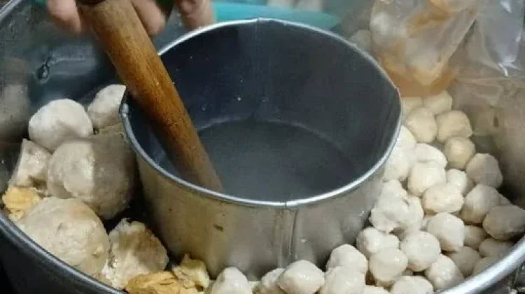 Sensasi Nikmat Bakso Pentol Kuah Favorit Anak Sekolah
