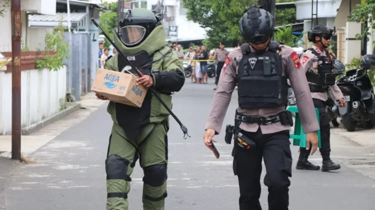 Warga Ploso Kudus Digegerkan Penemuan Paket Mencurigakan di Kompleks Gereja