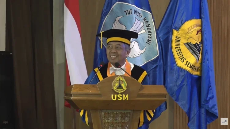 Masa Depan Tak Bisa Diramal, Ini Pesan Penting Prof Sudharto untuk Wisudawan