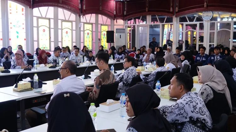 OJK Bidik 200 Ribu Guru di Jateng Jadi Agen Literasi Keuangan