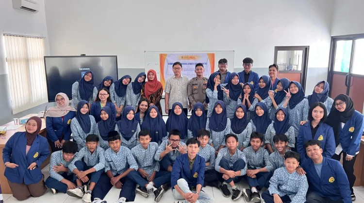 Pelecehan Tak Kenal Gender, Mahasiswa Universitas Semarang Beri Edukasi ke Siswa