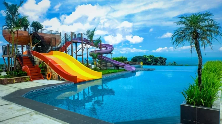 Sensasi Berenang di Atas Awan, Kolam Renang Tertinggi Indonesia Ada di Bogor