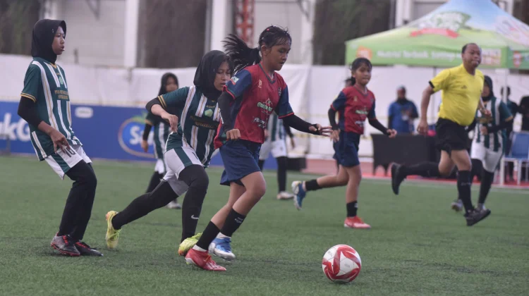 Ribuan Siswi Berebut Juara di MilkLife Soccer Challenge Kudus Seri 2