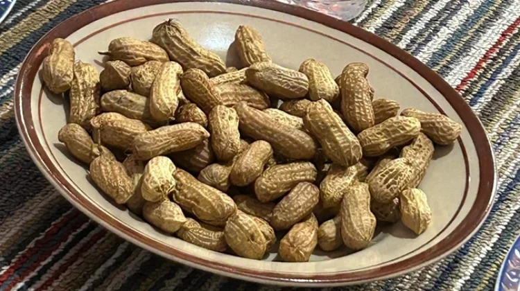 Kacang Rebus, Camilan Sederhana yang Mengenyangkan