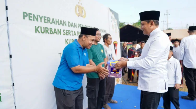 Iduladha, Polda Jateng Bagikan 2.856 Paket Daging Kurban untuk Masyarakat