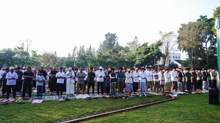 Rayakan Iduladha, Wali Kota Salatiga Salurkan Sapi Bantuan Presiden