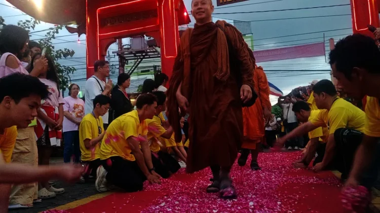 Bhikkhu Rombongan Indonesia Walk for Peace  Menginap di TITD Hok An Kiong Muntilan