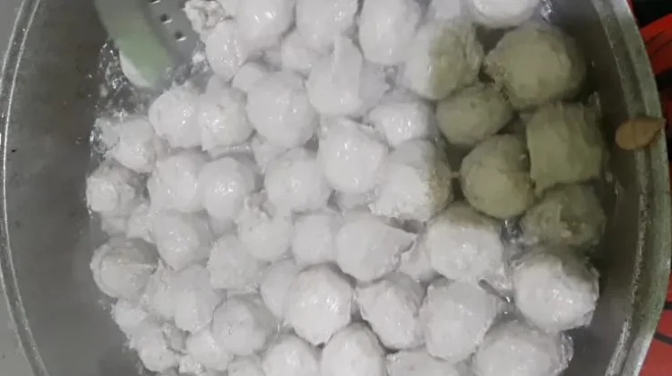 Seni Meracik Bakso Kenyal Sempurna