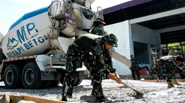 Kodim 0706/Temanggung Cor Jalan Depan KDMP Kaloran