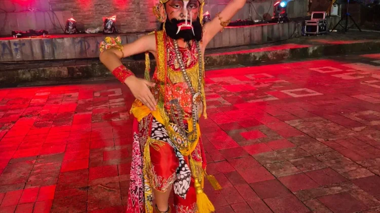 Aktor Cilik Curi Perhatian di Sendratari Ramayana Taman Gajahmungkur Semarang