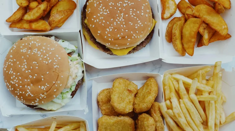 Kolesterol Tinggi? Sebaiknya Hindari Makanan dan Minuman Ini